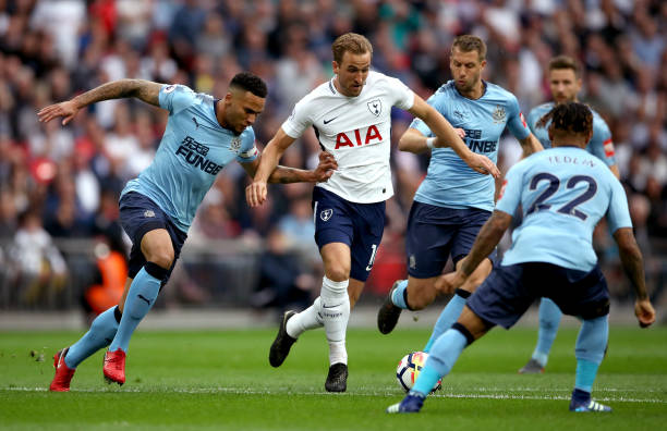 的左后卫 的左后卫